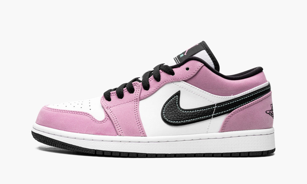 Air Jordan 1 Low SE "Violet Shock" Sneakers