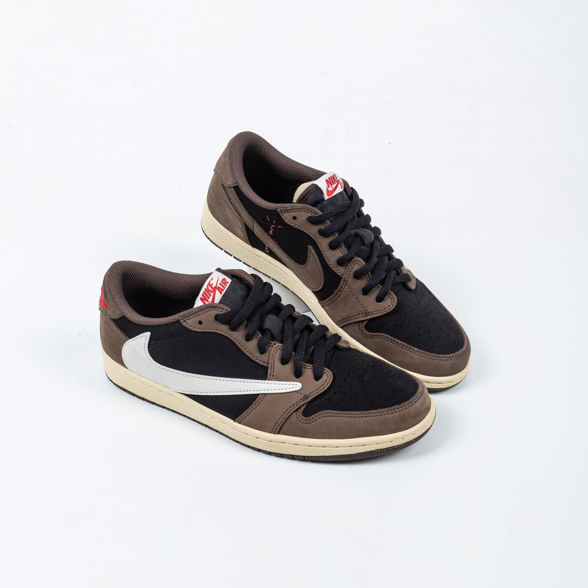 Air Jordan 1 Low TraviScots Sneakers