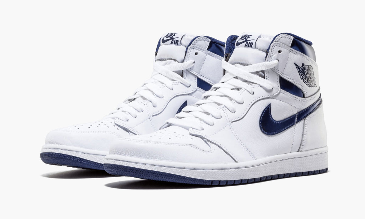 Air Jordan 1 Retro "Metallic Navy" Sneakers