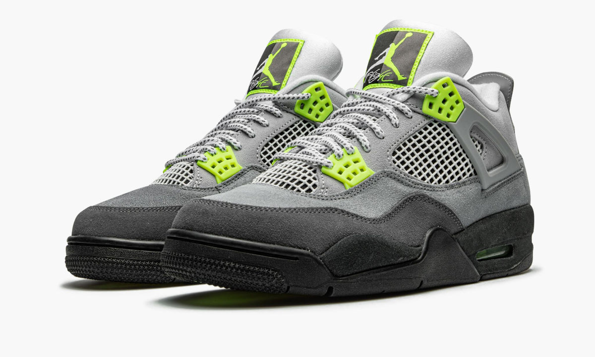 Air Jordan 4 Retro SE "Neon" Sneakers