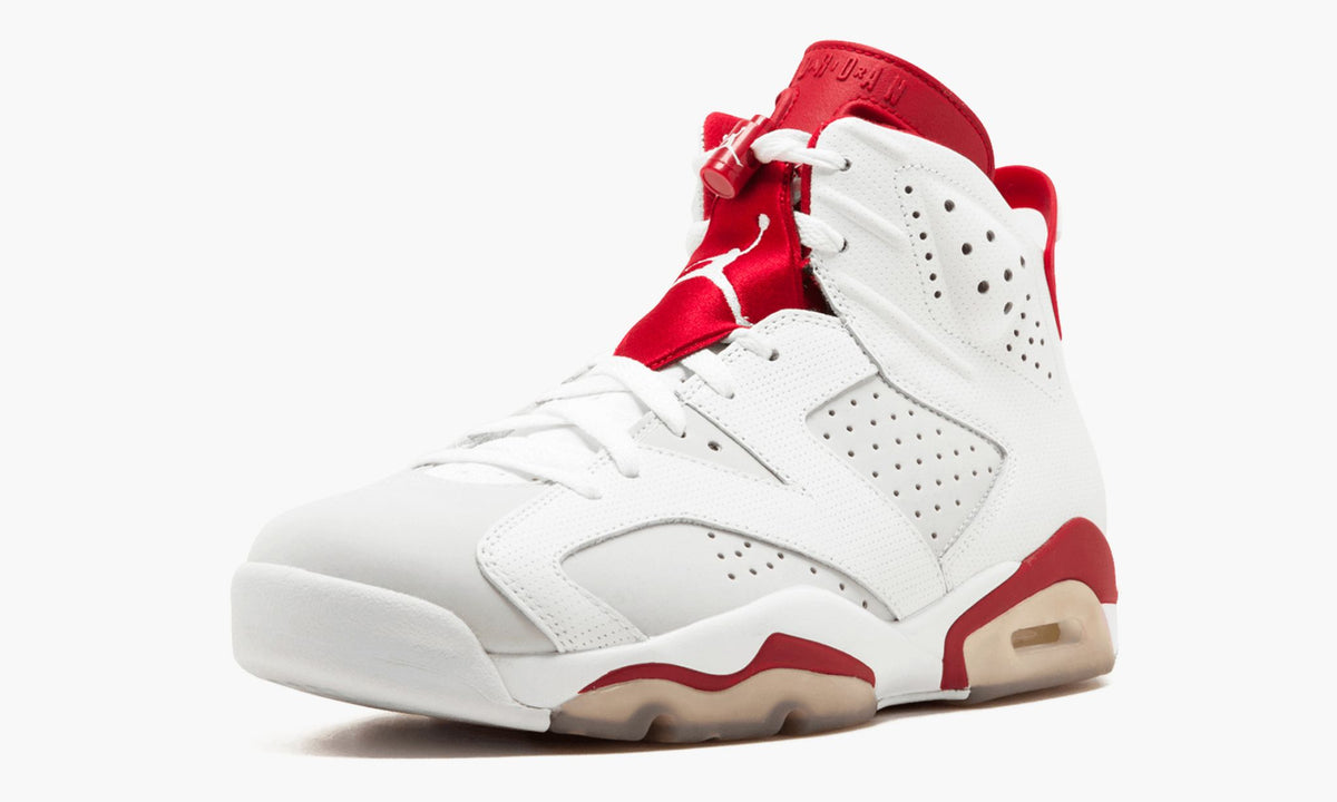 Air Jordan 6 Retro Alternate Sneakers