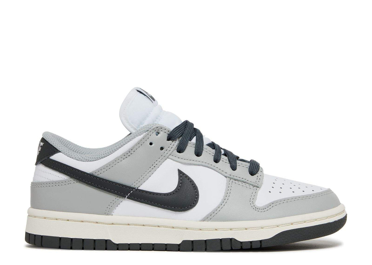 Nike Dunk Low 'Light Smoke Grey' Sneakers
