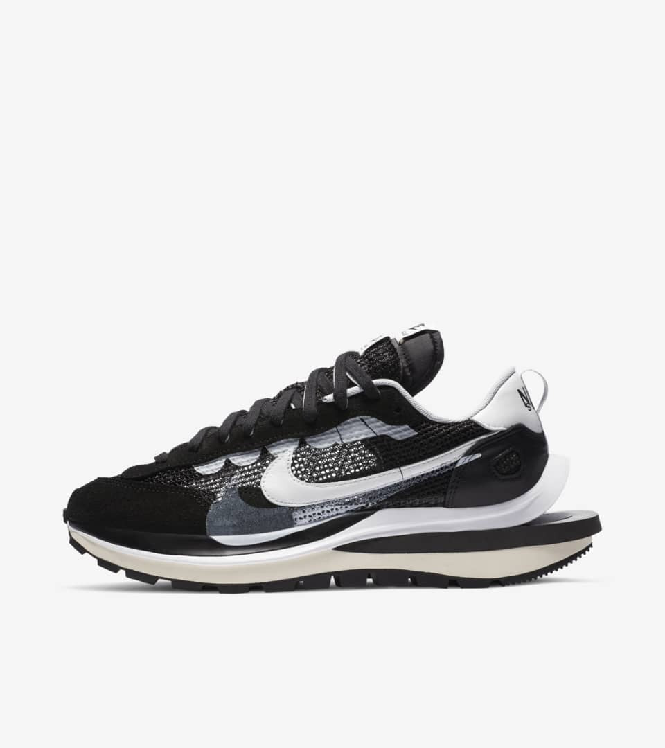 Sacai x Nike Vaporwaffle Black White Sneakers