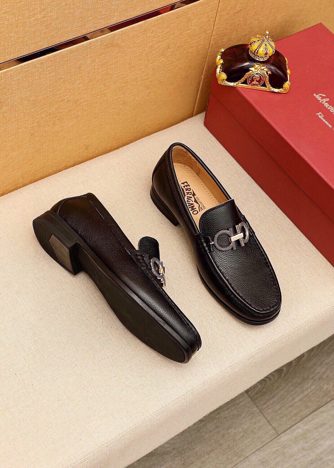 Ferragamo Black Textured Buckle Loafers — side