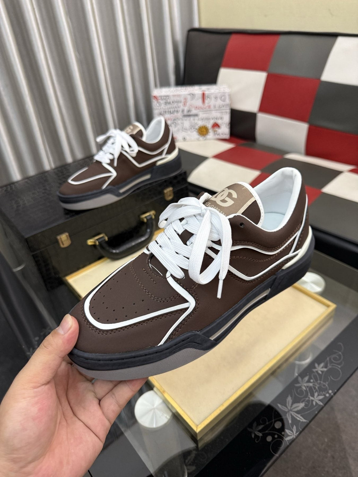 Dolce & Gabbana Brown Piped Low-Top Sneakers — front