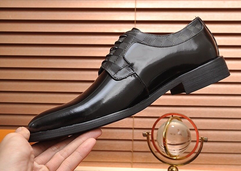 Louis Vuitton Black Glossy Lace-Up Dress Shoes — front