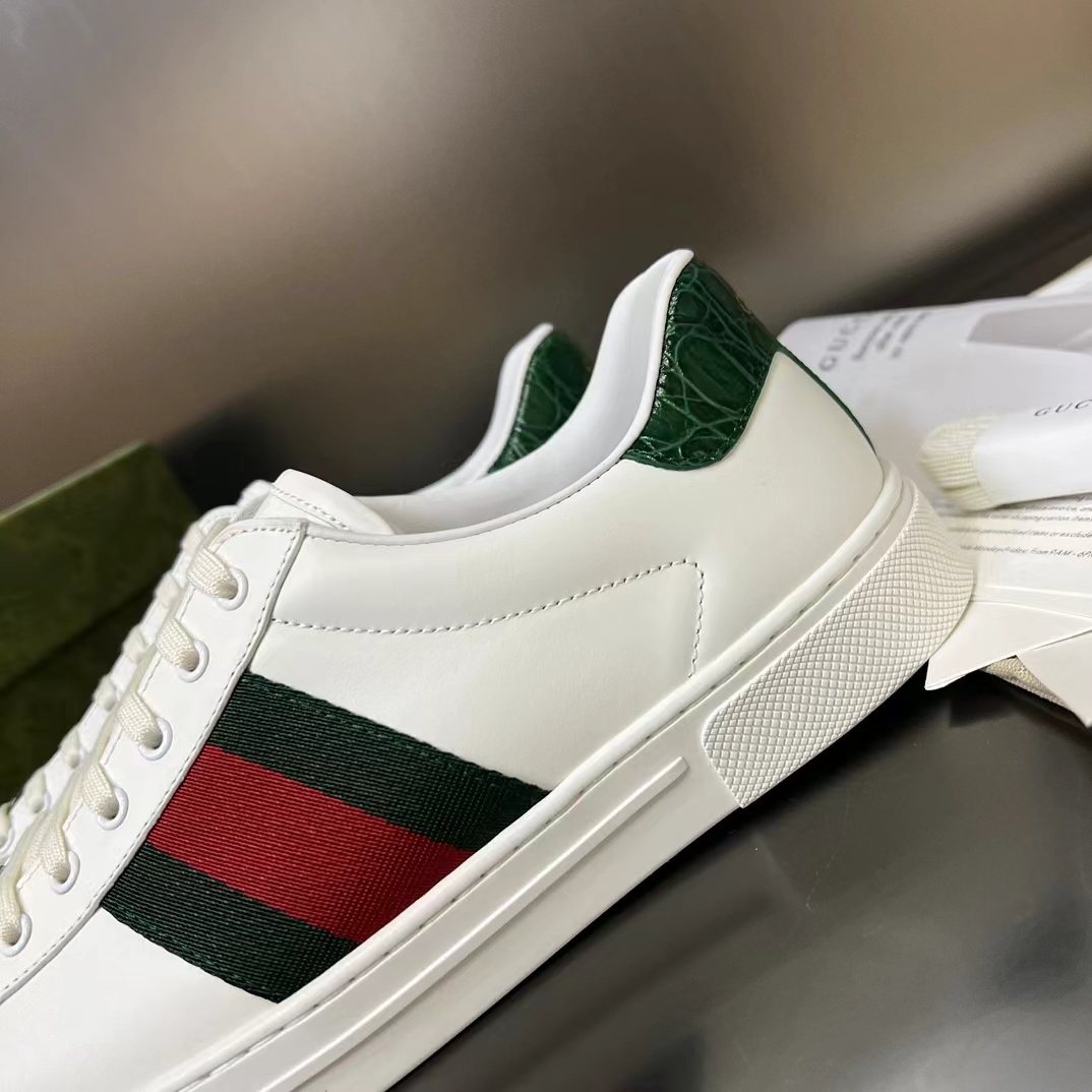 GUCCI White Green-Red Stripe Low-Top Sneakers — detail