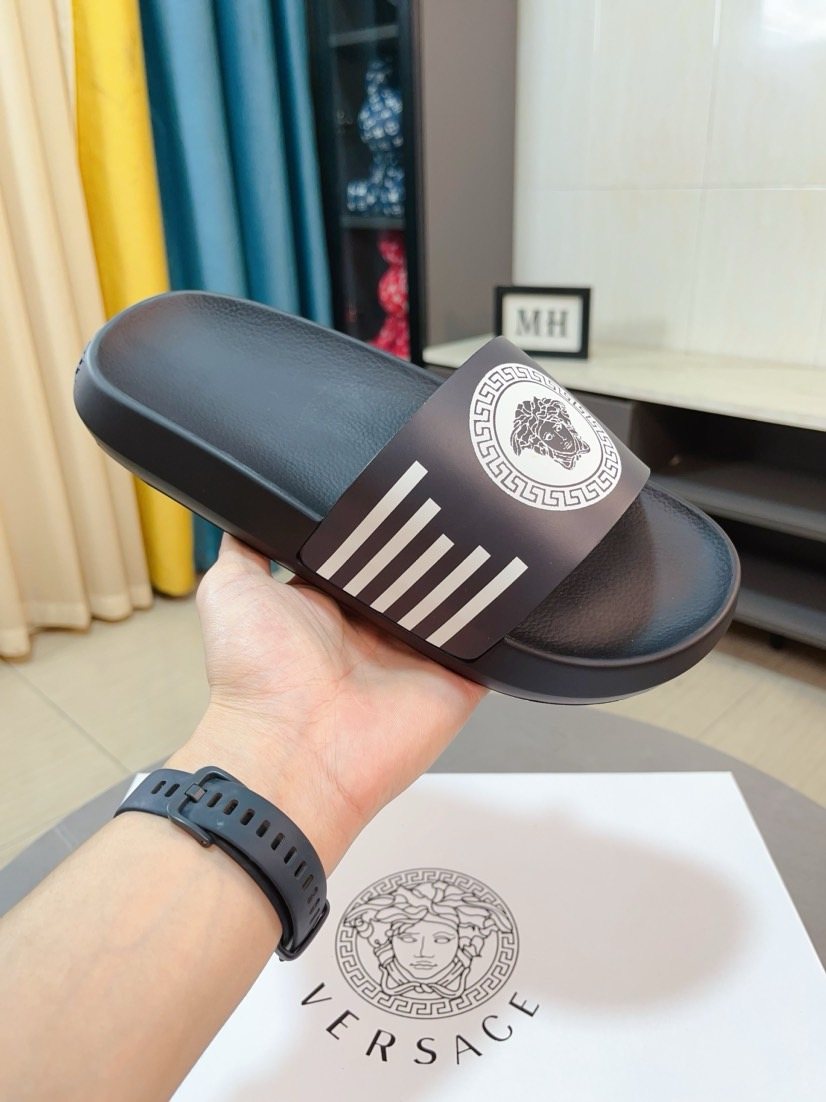 微商相册测试鞋子-Versace Striped Slide Sandals — front