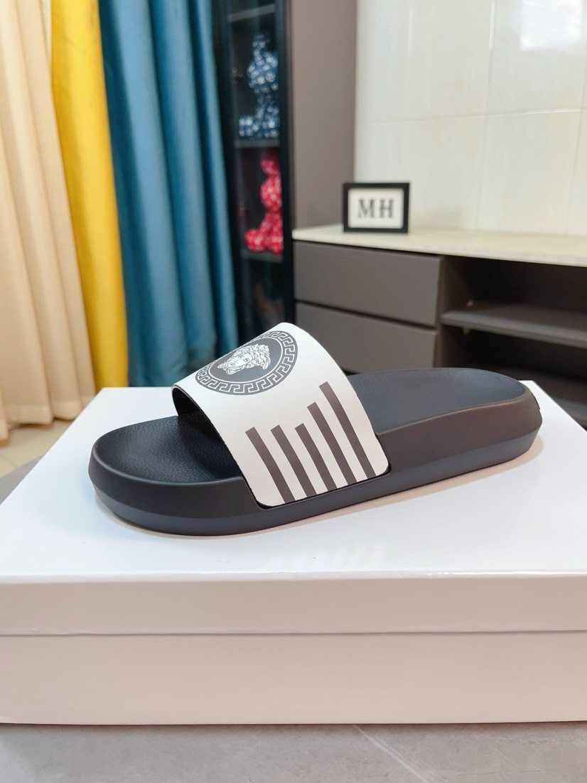 微商相册测试鞋子-Versace Striped Slide Sandals — front