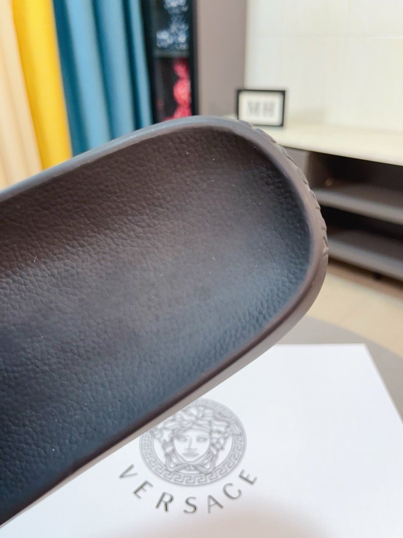 微商相册测试鞋子-Versace Striped Slide Sandals — detail