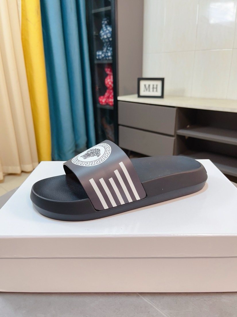 微商相册测试鞋子-Versace Striped Slide Sandals — side