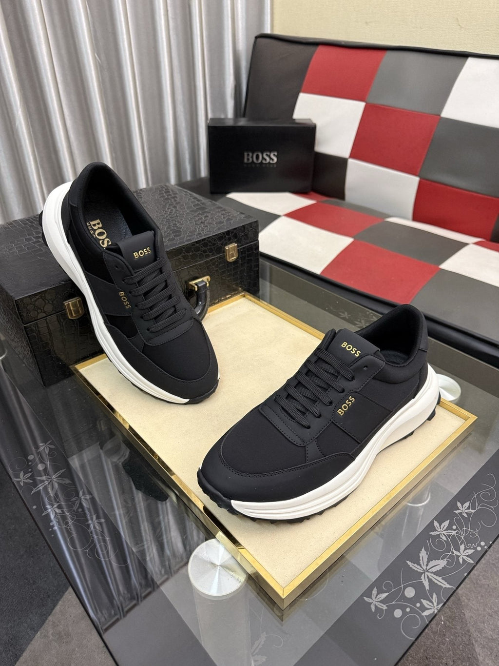 微商相册测试鞋子-BOSS Layered Low-Top Sneakers — front