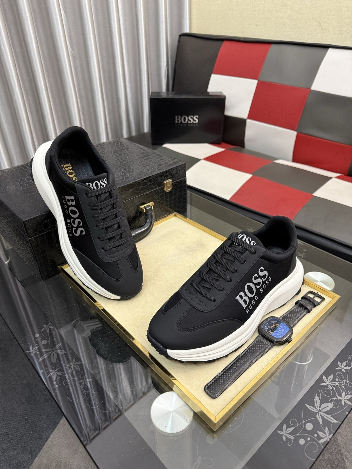 Hugo Boss Logo Low-Top Sneakers — side