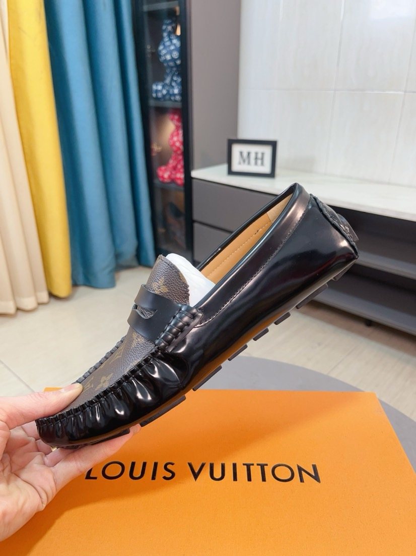 Louis Vuitton Patterned Vamp Loafers — side