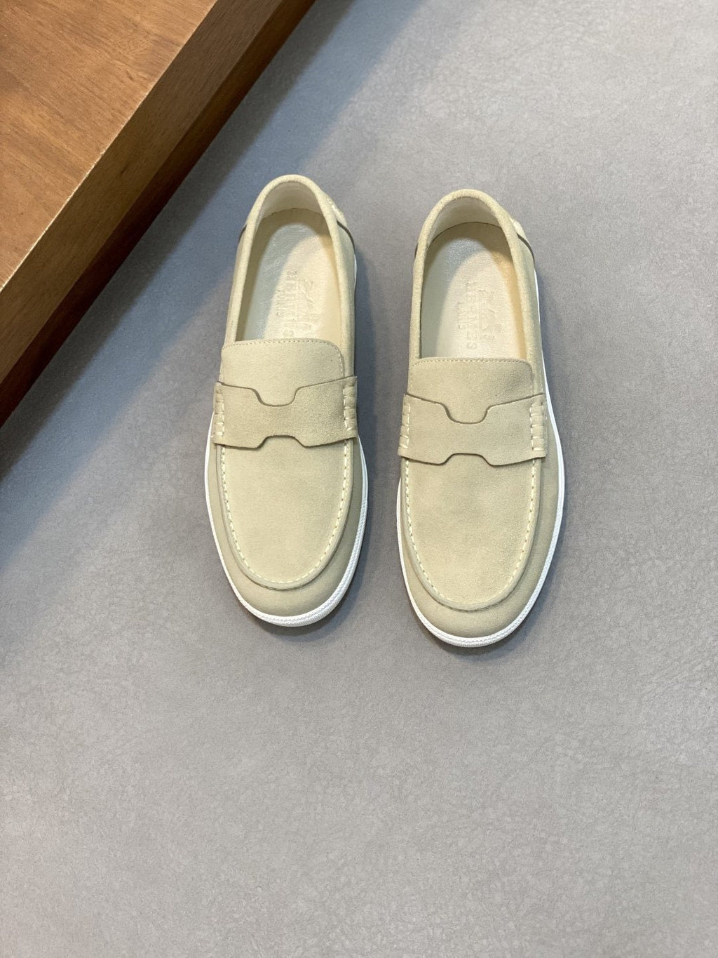 Hermès Contrast Sole Loafers — front