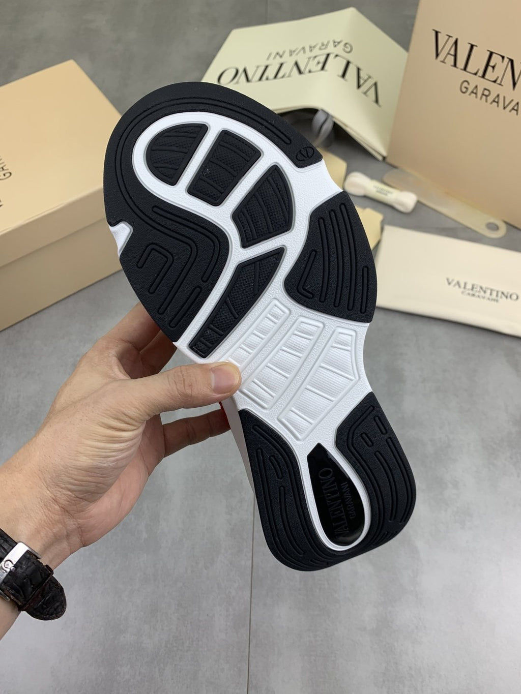 微商相册测试鞋子-Valentino Color-Block Mesh Sneakers — detail