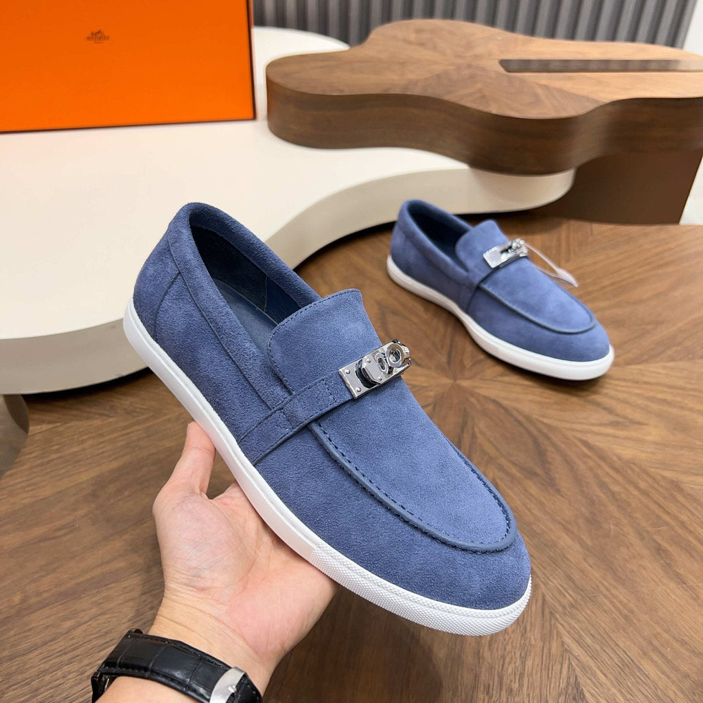 Men’s Textured Bar Loafers — model