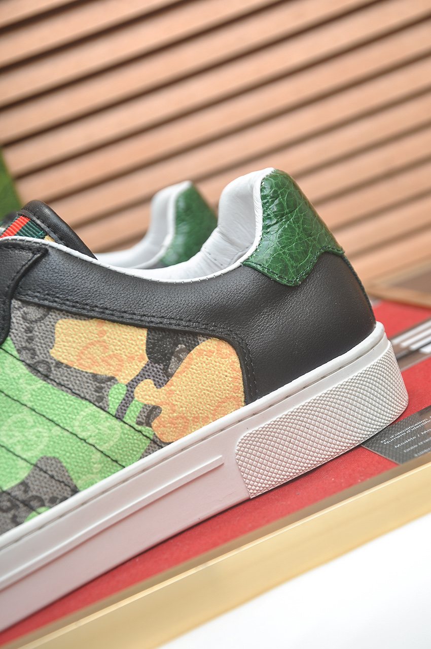 Gucci Patterned Panel Low-Top Sneakers — detail