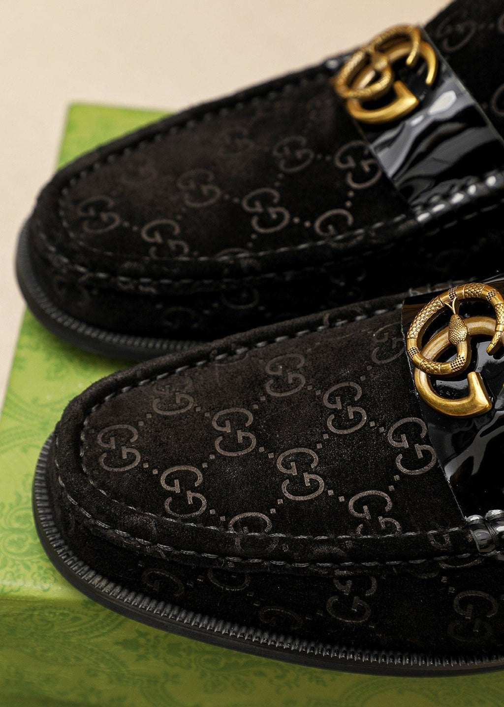 GUCCI Monogram Logo-Hardware Loafers — detail