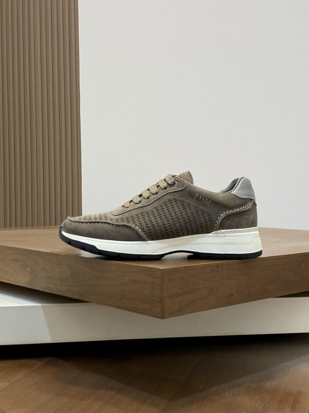 Zilli Stitched Low-Top Sneakers — side