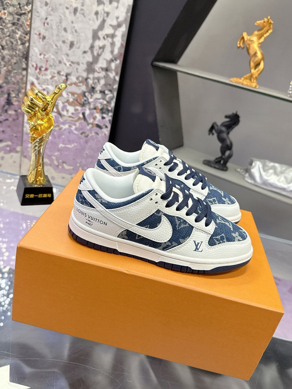 Nike Navy Pattern Low-Top Sneakers — side