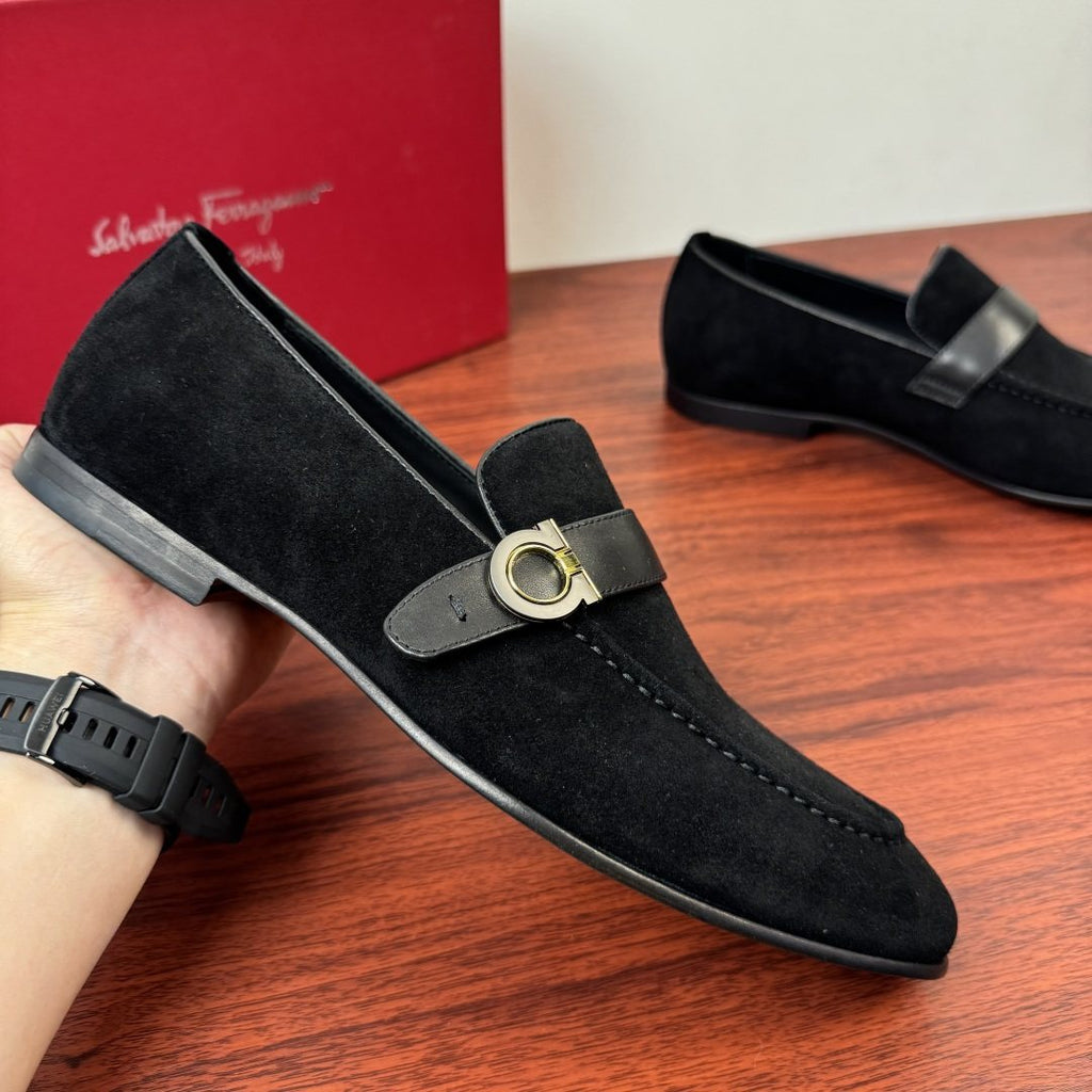Ferragamo Gancini Buckle Men's Loafers — detail