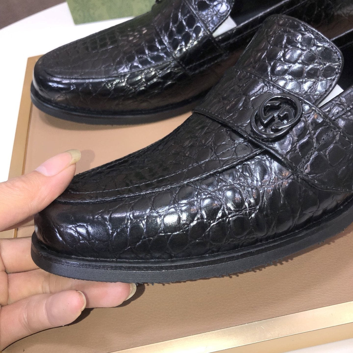 Gucci Black Textured Loafers — detail