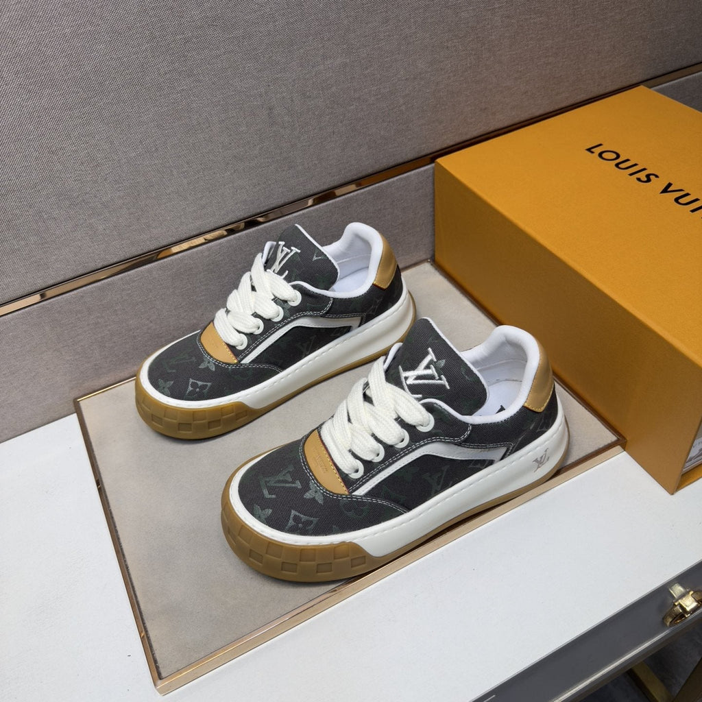 Louis Vuitton Patterned Low-Top Sneakers — front