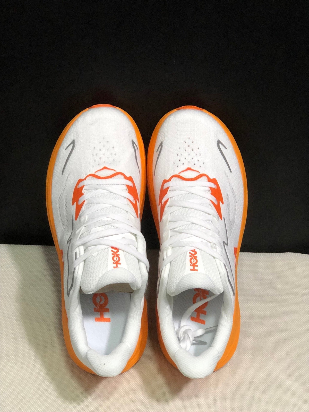 HOKA ONE ONE Clifton 10 Running Shoes