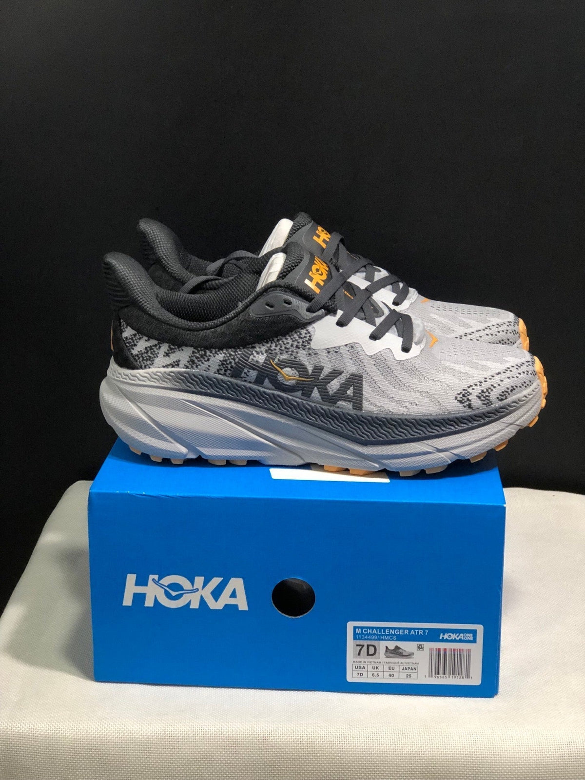 HOKA ONE ONE Challenger 7 Trail Running Shoes