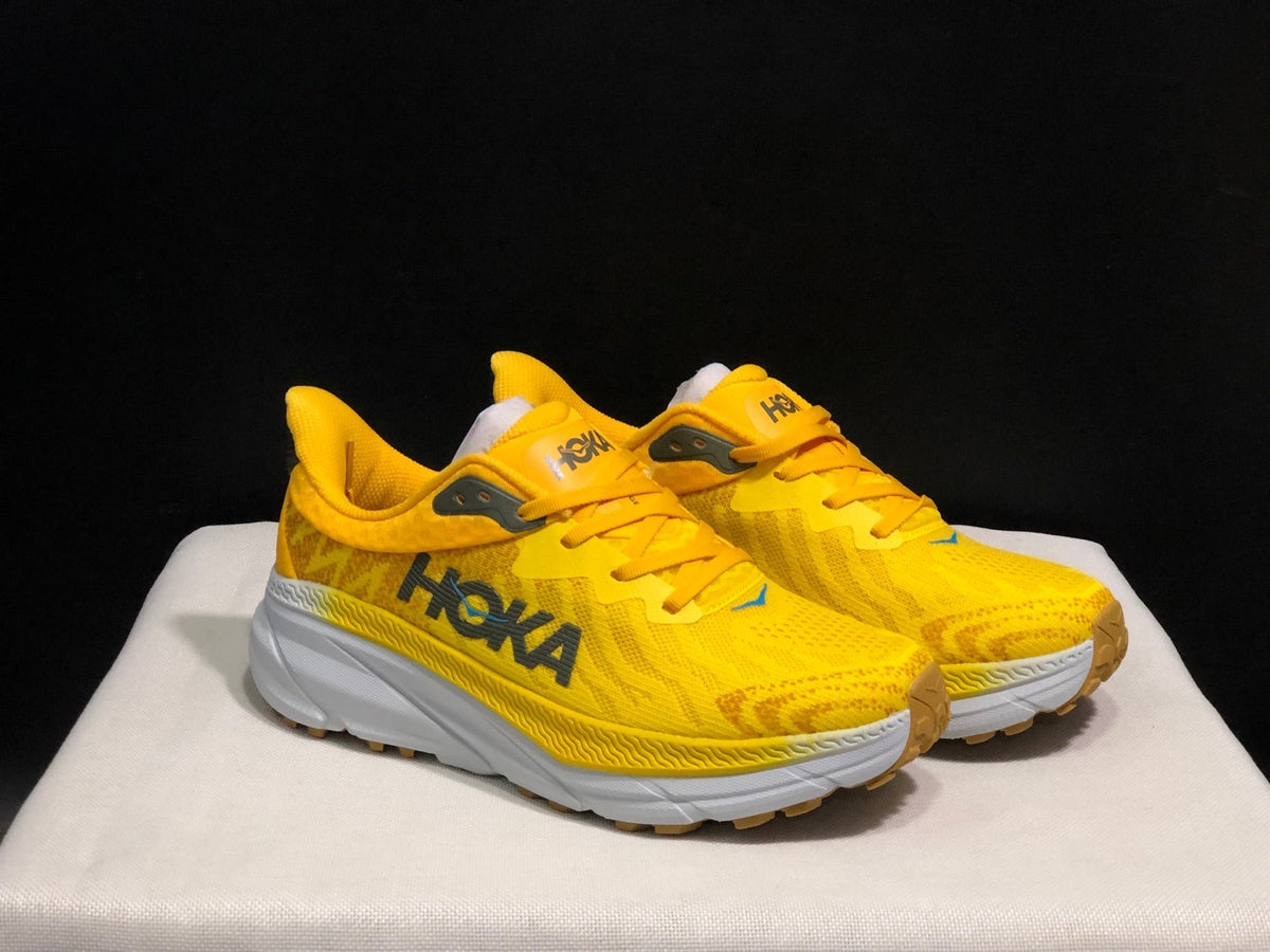 HOKA ONE ONE Challenger 7 Trail Running Shoes