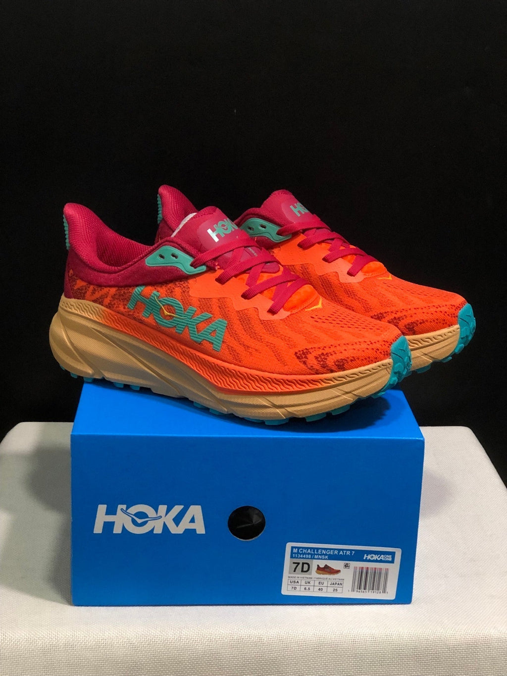 HOKA ONE ONE Challenger 7 Trail Running Shoes