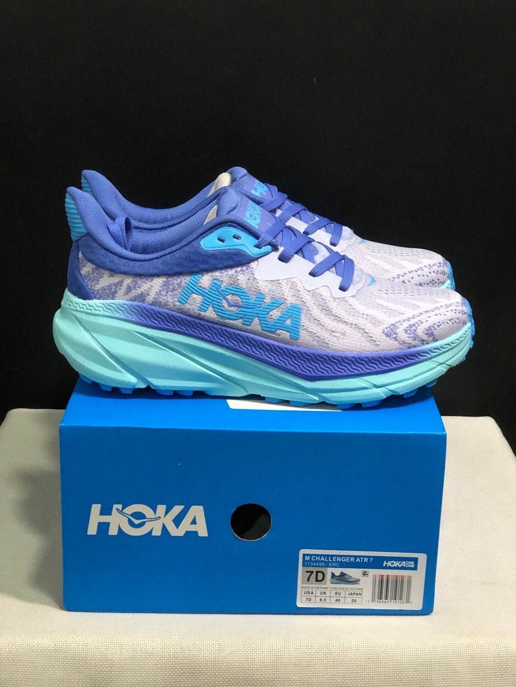 HOKA ONE ONE Challenger 7 Trail Running Shoes