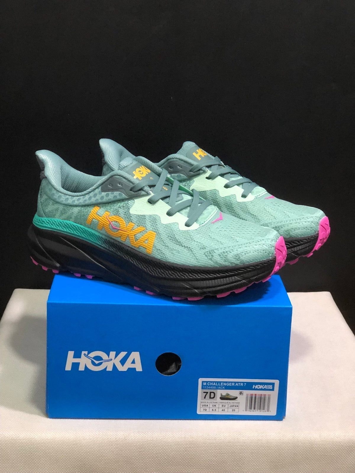 HOKA ONE ONE Challenger 7 Trail Running Shoes